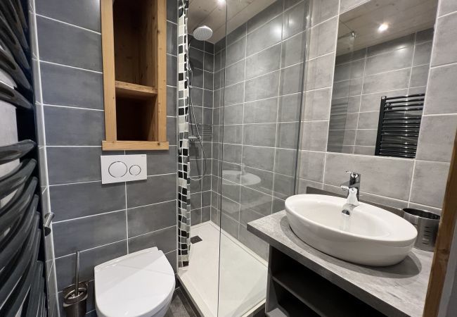 Apartment in La Clusaz - Gentianes flat 2 - Apartment 3*** in the village, near ski slope for 8 people Apartment in La Clusaz - Gentianes flat 2 - Apartment 3*** in the village, near ski slope for 8 people