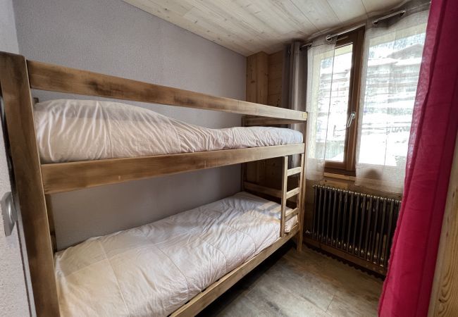 Apartment in La Clusaz - Gentianes flat 2 - Apartment 3*** in the village, near ski slope for 8 people Apartment in La Clusaz - Gentianes flat 2 - Apartment 3*** in the village, near ski slope for 8 people