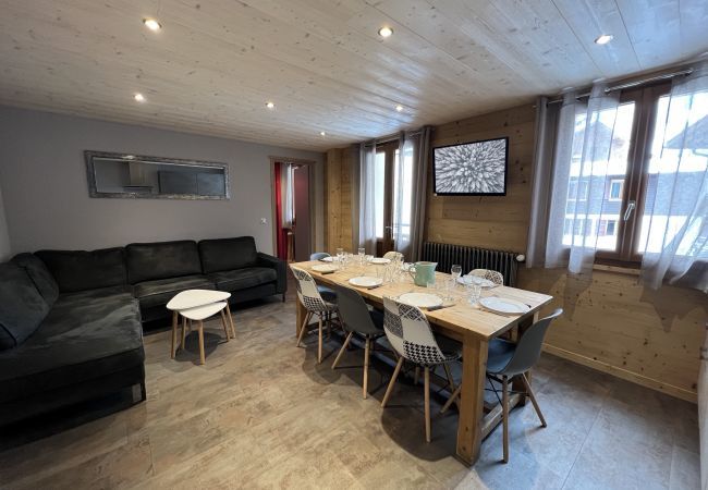 Apartment in La Clusaz - Gentianes flat 2 - Apartment 3*** in the village, near ski slope for 8 people Apartment in La Clusaz - Gentianes flat 2 - Apartment 3*** in the village, near ski slope for 8 people
