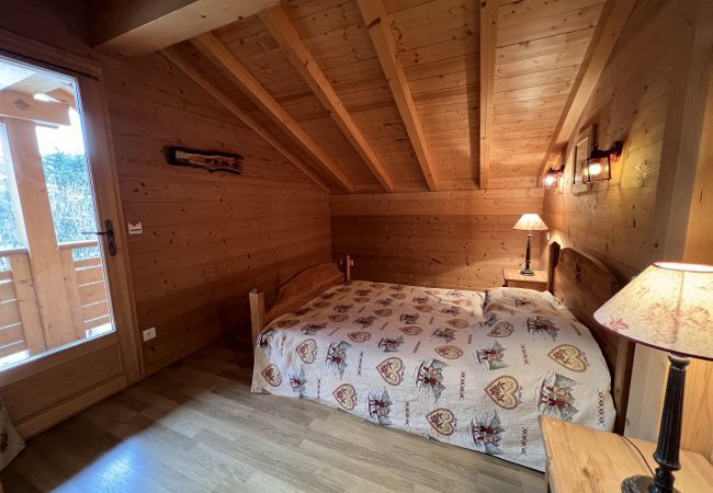 Apartment in La Clusaz - Aulp de Suz' 1 - Half chalet for 6 people 3* 