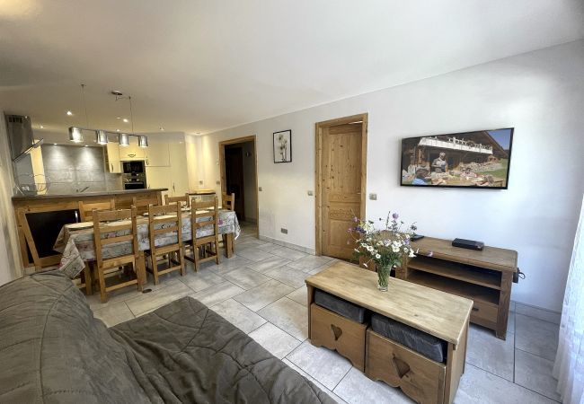 Apartment in La Clusaz - Bedière, apartment 3 - for 8 people 3* in the village  Apartment in La Clusaz - Bedière, apartment 3 - for 8 people 3* in the village