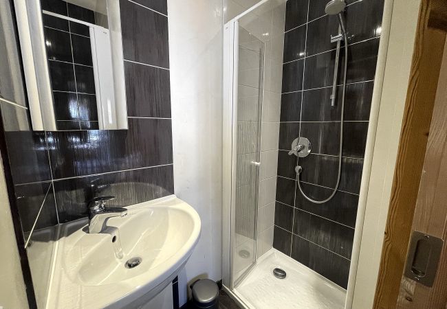 Apartment in La Clusaz - Bedière, apartment 3 - for 8 people 3* in the village  Apartment in La Clusaz - Bedière, apartment 3 - for 8 people 3* in the village