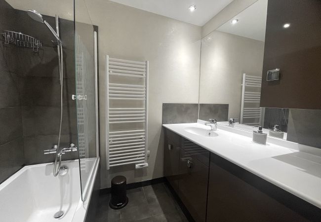 Apartment in La Clusaz - Bedière, apartment 3 - for 8 people 3* in the village  Apartment in La Clusaz - Bedière, apartment 3 - for 8 people 3* in the village