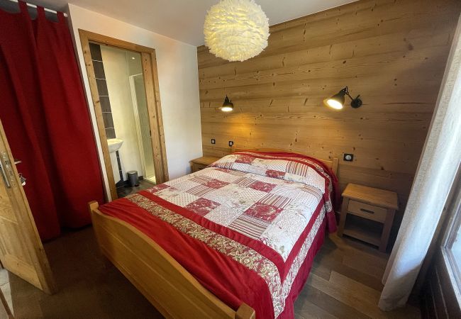Apartment in La Clusaz - Bedière, apartment 3 - for 8 people 3* in the village  Apartment in La Clusaz - Bedière, apartment 3 - for 8 people 3* in the village