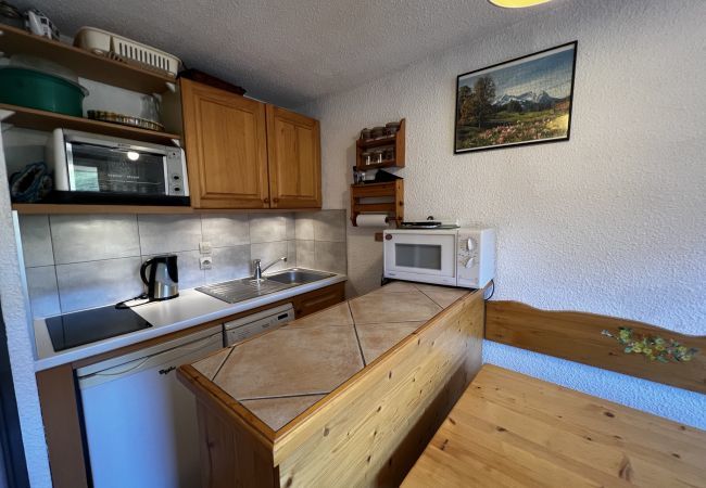 Apartment in La Clusaz - Biblos, apartment B15 - for 4 people 2* in the village