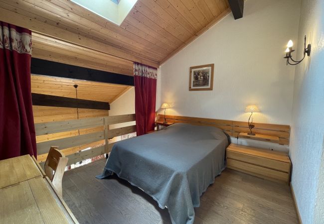 Apartment in La Clusaz - Crystal 25 - Duplex for 6 people 3* in the village Apartment in La Clusaz - Crystal 25 - Duplex for 6 people 3* in the village