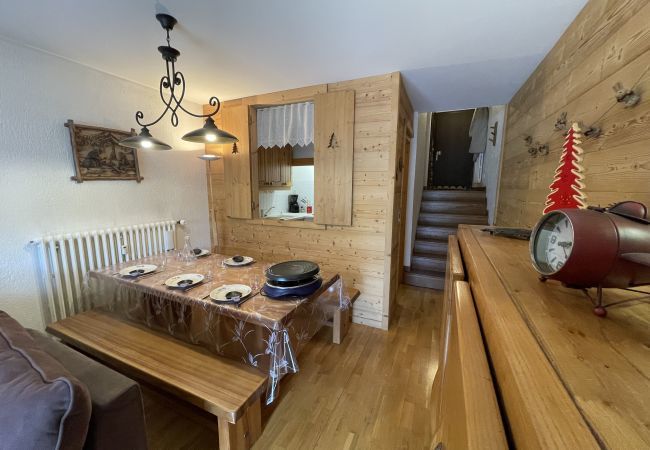 Apartment in La Clusaz - Crystal 25 - Duplex for 6 people 3* in the village Apartment in La Clusaz - Crystal 25 - Duplex for 6 people 3* in the village