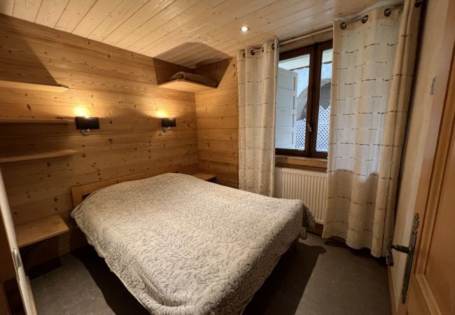Apartment in La Clusaz - Gentianes 1 - Apartment 3*** in the village, near ski slope for 8 people Apartment in La Clusaz - Gentianes 1 - Apartment 3*** in the village, near ski slope for 8 people