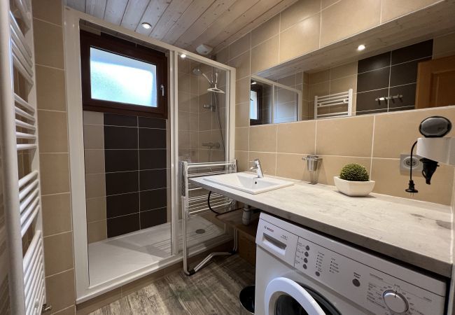 Apartment in La Clusaz - Gentianes 1 - Apartment 3*** in the village, near ski slope for 8 people Apartment in La Clusaz - Gentianes 1 - Apartment 3*** in the village, near ski slope for 8 people