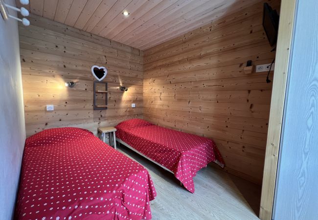 Apartment in La Clusaz - Gentianes 3 bis - Apartment 3*** village center, near ski slope 4 pers. Apartment in La Clusaz - Gentianes 3 bis - Apartment 3*** village center, near ski slope 4 pers.