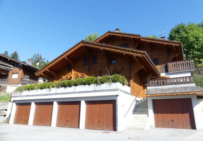 Chalet in La Clusaz - Murgiers B1 - Part of Confins valley chalet 7 people. Chalet in La Clusaz - Murgiers B1 - Part of Confins valley chalet 7 people.