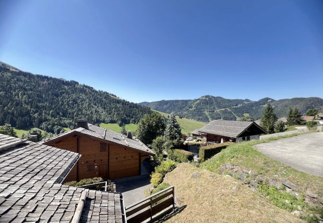 Chalet in La Clusaz - Murgiers B1 - Part of Confins valley chalet 7 people. Chalet in La Clusaz - Murgiers B1 - Part of Confins valley chalet 7 people.