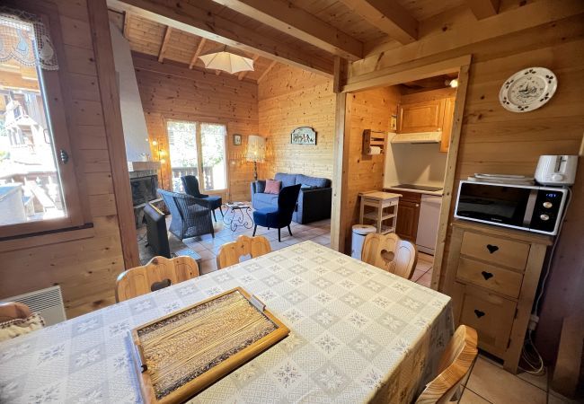 Chalet in La Clusaz - Murgiers B1 - Part of Confins valley chalet 7 people. Chalet in La Clusaz - Murgiers B1 - Part of Confins valley chalet 7 people.
