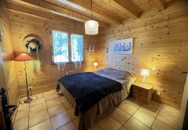 Chalet in La Clusaz - Murgiers B1 - Part of Confins valley chalet 7 people. Chalet in La Clusaz - Murgiers B1 - Part of Confins valley chalet 7 people.