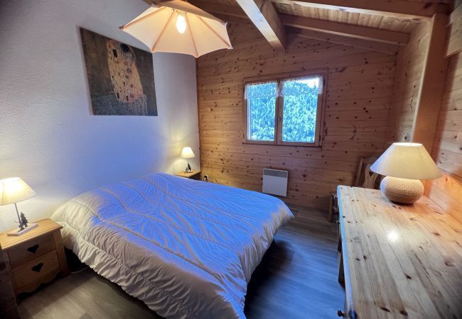 Chalet in La Clusaz - Murgiers B1 - Part of Confins valley chalet 7 people. Chalet in La Clusaz - Murgiers B1 - Part of Confins valley chalet 7 people.