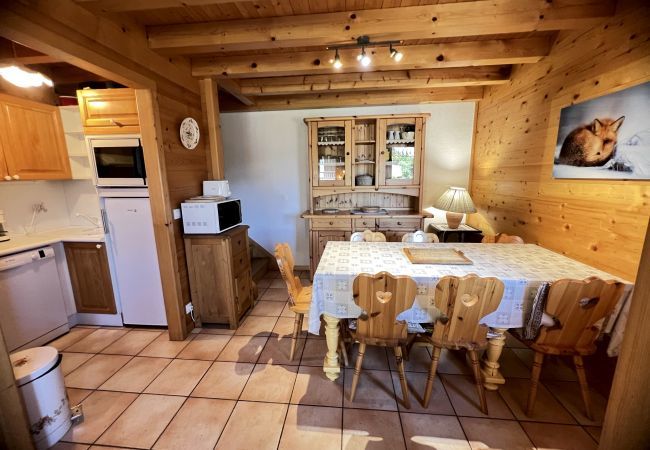 Chalet in La Clusaz - Murgiers B1 - Part of Confins valley chalet 7 people. Chalet in La Clusaz - Murgiers B1 - Part of Confins valley chalet 7 people.