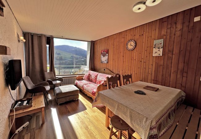 Apartment in La Clusaz - Aravis 1500, apartment 11 - 2* ski-in ski-out for 6 people Apartment in La Clusaz - Aravis 1500, apartment 11 - 2* ski-in ski-out for 6 people