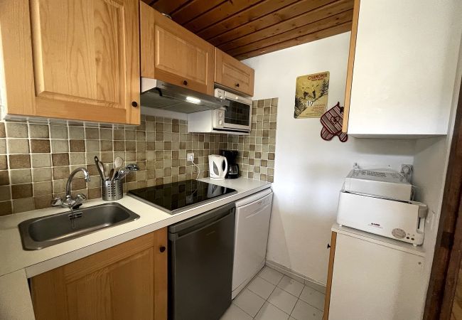 Apartment in La Clusaz - Aravis 1500, apartment 11 - 2* ski-in ski-out for 6 people Apartment in La Clusaz - Aravis 1500, apartment 11 - 2* ski-in ski-out for 6 people