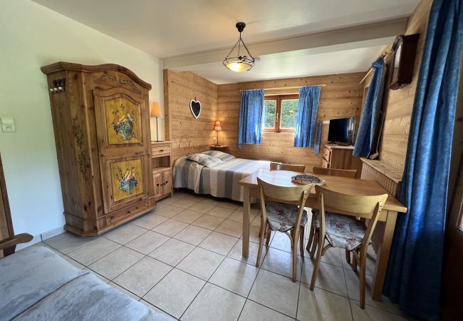 Studio in La Clusaz - Petit Lutin 1 - Studio in chalet, on the ski slopes for 2 people Studio in La Clusaz - Petit Lutin 1 - Studio in chalet, on the ski slopes for 2 people