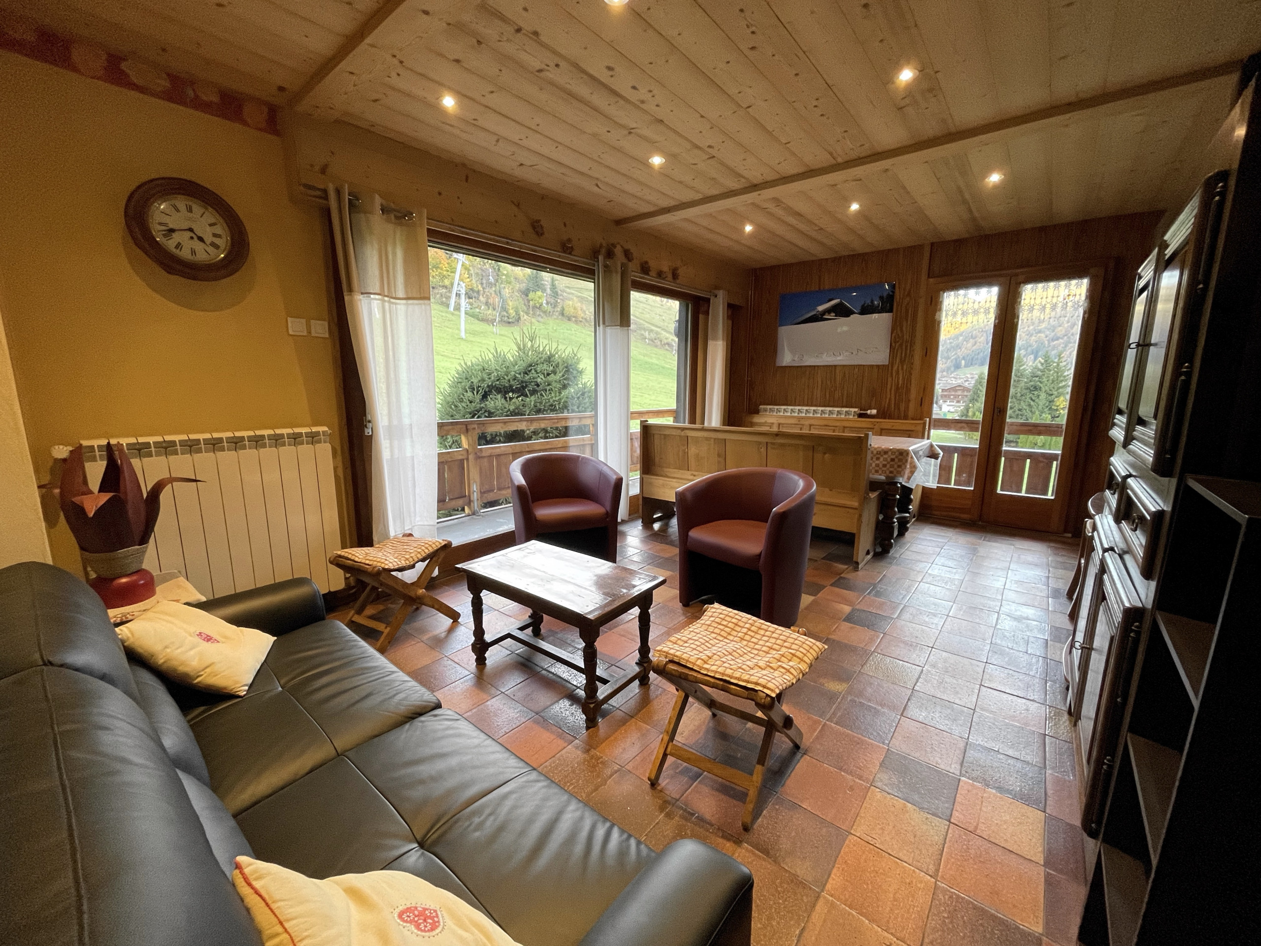 Villa in La Clusaz - Ty menez 2 - Apartment in chalet 2*, on the ski slopes for 9 people