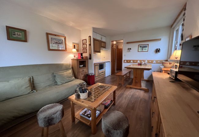 Apartment in La Clusaz - Parnasse 1- 413- Village centre, foot of the slopes, 4 pers. Apartment in La Clusaz - Parnasse 1- 413- Village centre, foot of the slopes, 4 pers.