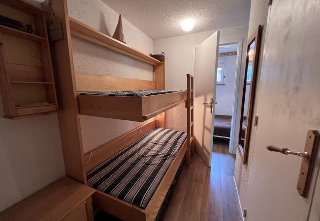 Apartment in La Clusaz - Parnasse 1- 413- Village centre, foot of the slopes, 4 pers. Apartment in La Clusaz - Parnasse 1- 413- Village centre, foot of the slopes, 4 pers.