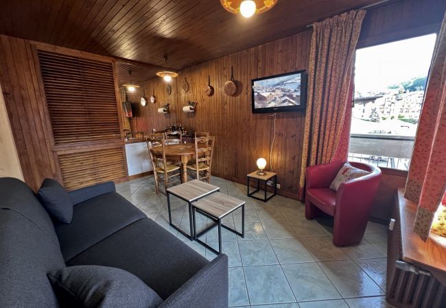 Apartment in La Clusaz - Elan 15 - Flat for 6 people, village center, 2* Apartment in La Clusaz - Elan 15 - Flat for 6 people, village center, 2*