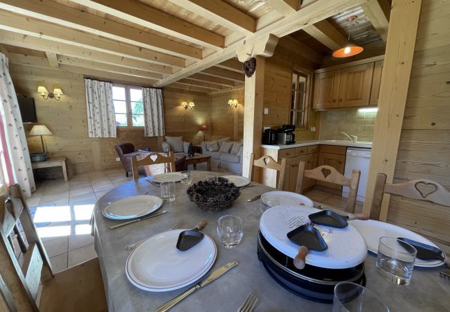 Chalet in La Clusaz - Le Paturage, charming half-chalet facing the mountains Chalet in La Clusaz - Le Paturage, charming half-chalet facing the mountains