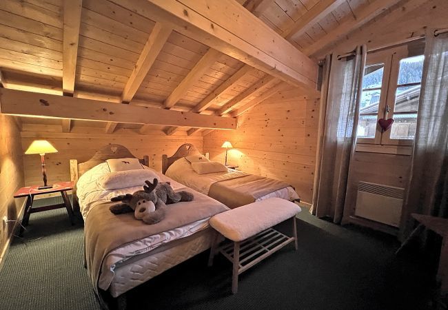 Chalet in La Clusaz - Le Paturage, charming half-chalet facing the mountains Chalet in La Clusaz - Le Paturage, charming half-chalet facing the mountains