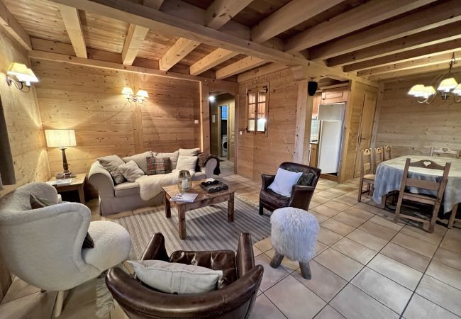 Chalet in La Clusaz - Le Paturage, charming half-chalet facing the mountains Chalet in La Clusaz - Le Paturage, charming half-chalet facing the mountains