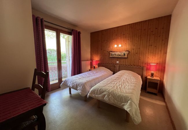 Apartment in La Clusaz - Crepuscule 3 - Apartment 6 people near ski slopes and village, 2*  Apartment in La Clusaz - Crepuscule 3 - Apartment 6 people near ski slopes and village, 2*
