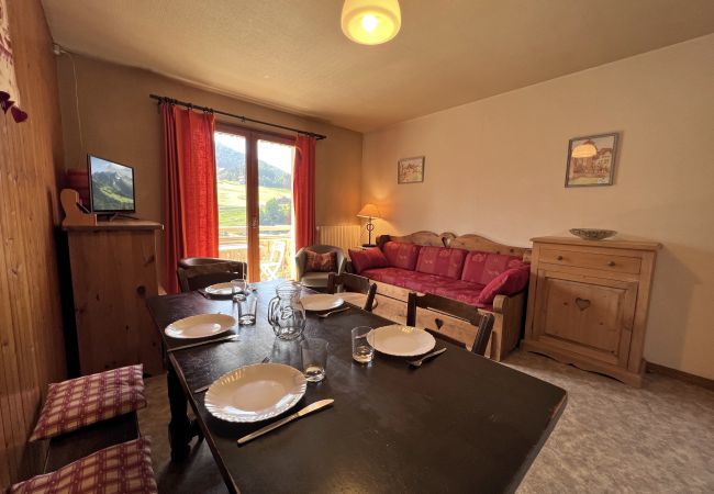 Apartment in La Clusaz - Crepuscule 3 - Apartment 6 people near ski slopes and village, 2*  Apartment in La Clusaz - Crepuscule 3 - Apartment 6 people near ski slopes and village, 2*