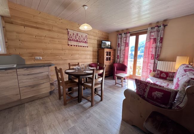 Apartment in La Clusaz - Crepuscule 4 - Apartment near ski slopes and village, 2* 4 pers. Apartment in La Clusaz - Crepuscule 4 - Apartment near ski slopes and village, 2* 4 pers.