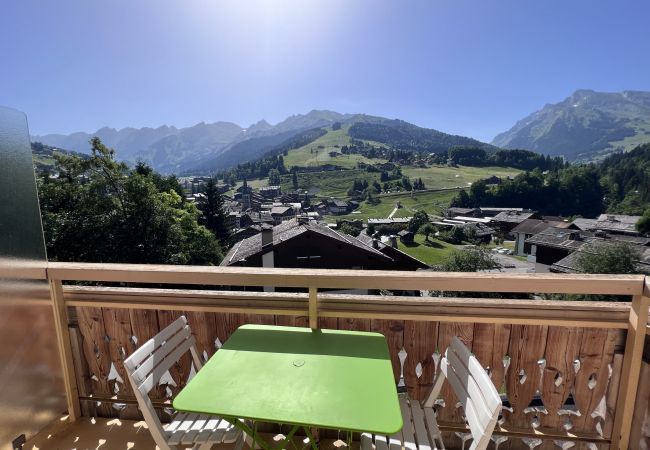 Apartment in La Clusaz - Crepuscule 5 - Apartment near ski slopes and village, 2* 4 pers. Apartment in La Clusaz - Crepuscule 5 - Apartment near ski slopes and village, 2* 4 pers.