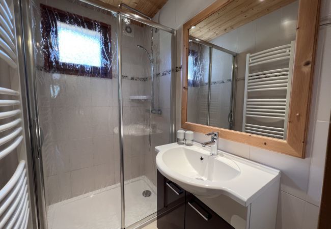 Apartment in La Clusaz - Grotte aux Fées A - Apartment on the slopes, near the village 6 pers. Apartment in La Clusaz - Grotte aux Fées A - Apartment on the slopes, near the village 6 pers.