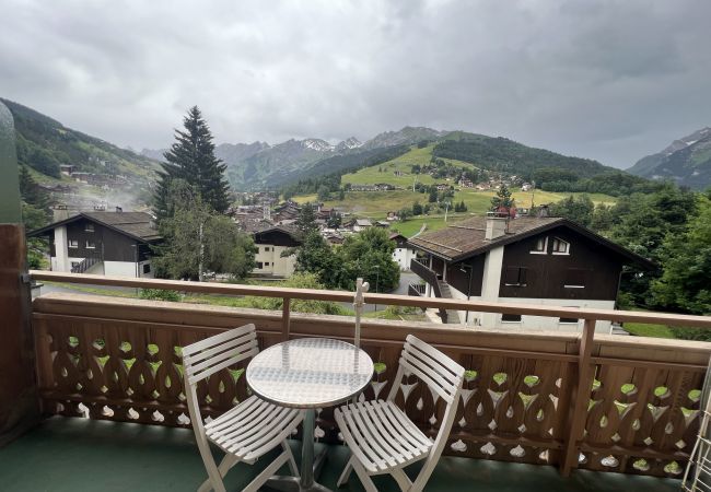 Studio in La Clusaz - Gémeaux S - Studio near ski slopes and village, 2* 2 pers.  Studio in La Clusaz - Gémeaux S - Studio near ski slopes and village, 2* 2 pers.