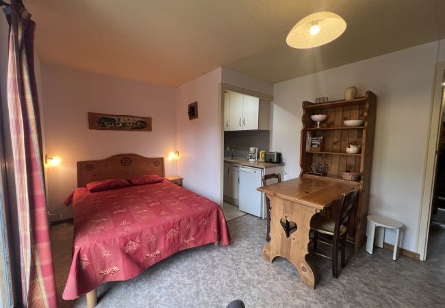 Studio in La Clusaz - Gémeaux S - Studio near ski slopes and village, 2* 2 pers.  Studio in La Clusaz - Gémeaux S - Studio near ski slopes and village, 2* 2 pers.