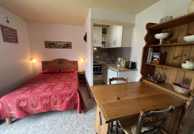 Studio in La Clusaz - Gémeaux S - Studio near ski slopes and village, 2* 2 pers.  Studio in La Clusaz - Gémeaux S - Studio near ski slopes and village, 2* 2 pers.