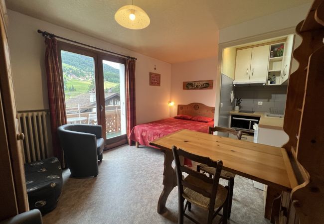 Studio in La Clusaz - Gémeaux S - Studio near ski slopes and village, 2* 2 pers.  Studio in La Clusaz - Gémeaux S - Studio near ski slopes and village, 2* 2 pers.
