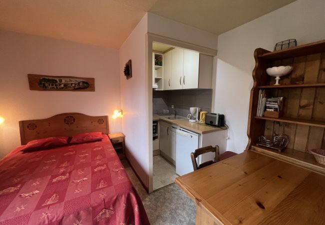 Studio in La Clusaz - Gémeaux S - Studio near ski slopes and village, 2* 2 pers.  Studio in La Clusaz - Gémeaux S - Studio near ski slopes and village, 2* 2 pers.