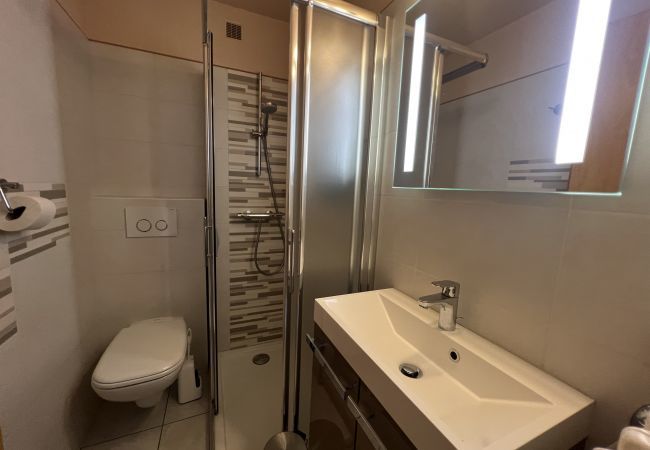 Studio in La Clusaz - Gémeaux S - Studio near ski slopes and village, 2* 2 pers.  Studio in La Clusaz - Gémeaux S - Studio near ski slopes and village, 2* 2 pers.