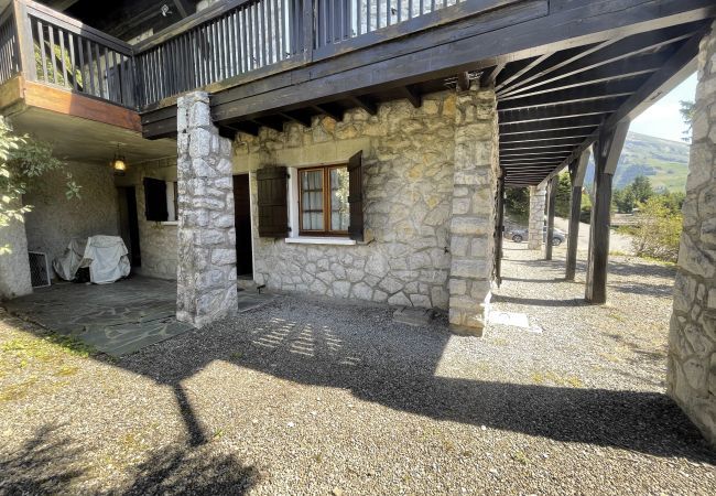 Apartment in La Clusaz - Alpée 1 - Apartment in chalet for 4 people 2* Apartment in La Clusaz - Alpée 1 - Apartment in chalet for 4 people 2*