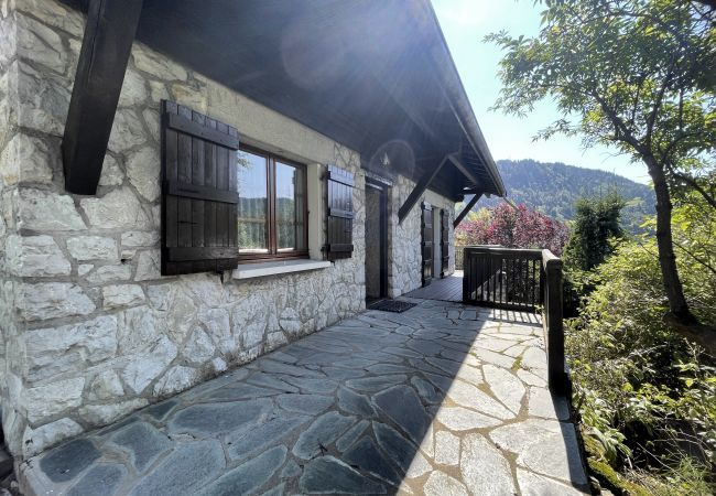 Apartment in La Clusaz - Alpée 3 - Apartment in chalet for 6 people 2* Apartment in La Clusaz - Alpée 3 - Apartment in chalet for 6 people 2*