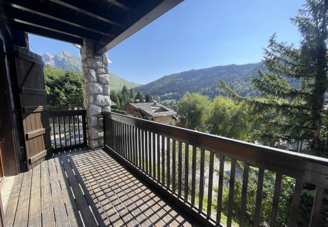 Apartment in La Clusaz - Alpée 4 - Apartment in chalet for 6 people 2* Apartment in La Clusaz - Alpée 4 - Apartment in chalet for 6 people 2*