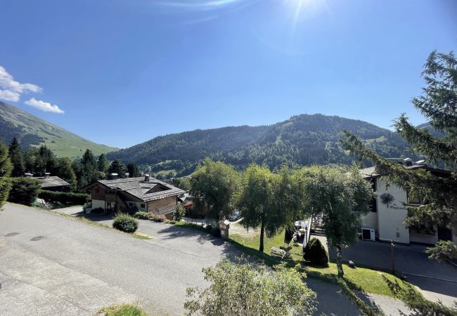 Apartment in La Clusaz - Alpée 4 - Apartment in chalet for 6 people 2* Apartment in La Clusaz - Alpée 4 - Apartment in chalet for 6 people 2*