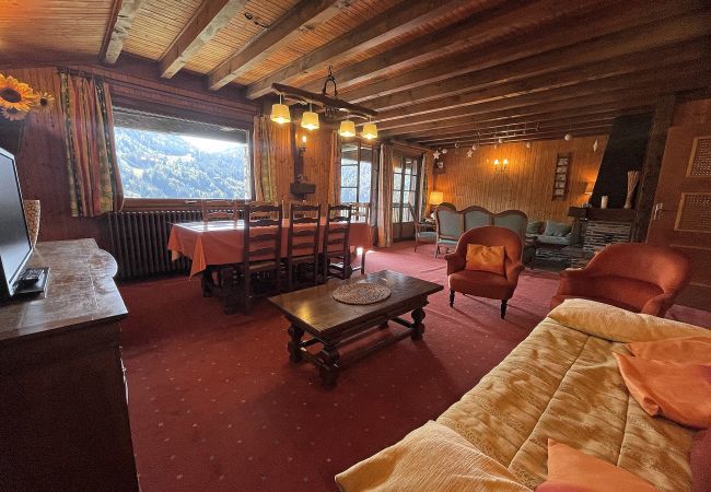 Apartment in La Clusaz - Alpée 5 - Apartment in chalet for 6 people 2* Apartment in La Clusaz - Alpée 5 - Apartment in chalet for 6 people 2*