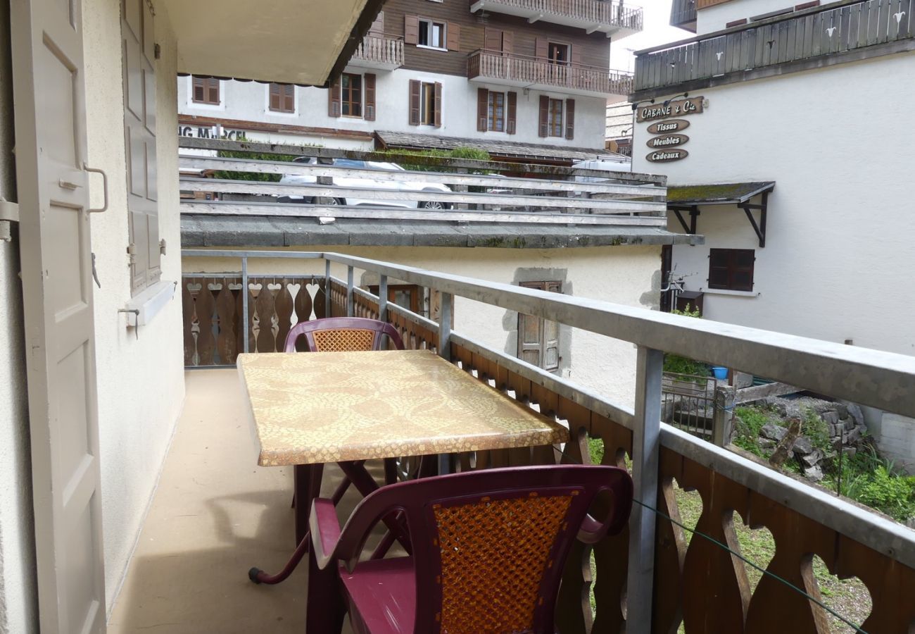 Apartment in La Clusaz - Gentianes flat 2 - Apartment 3*** in the village, near ski slope for 8 people