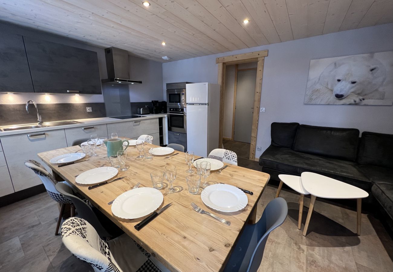 Apartment in La Clusaz - Gentianes flat 2 - Apartment 3*** in the village, near ski slope for 8 people