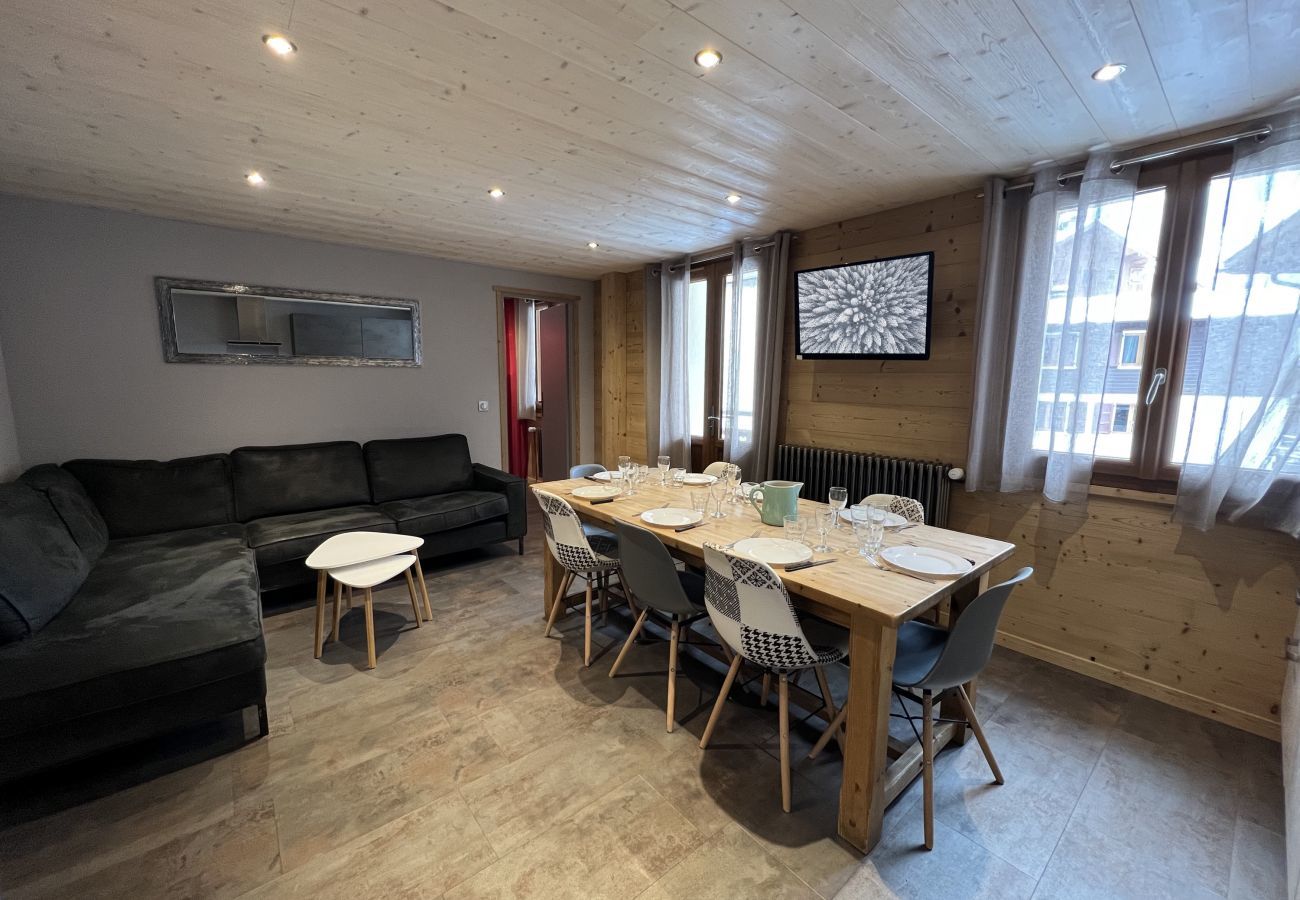 Apartment in La Clusaz - Gentianes flat 2 - Apartment 3*** in the village, near ski slope for 8 people