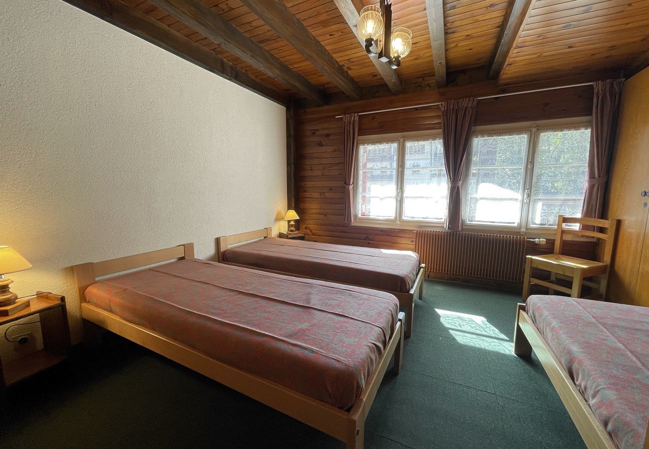 Chalet in La Clusaz - Cotterg - Chalet for 15 people 2* in the village 